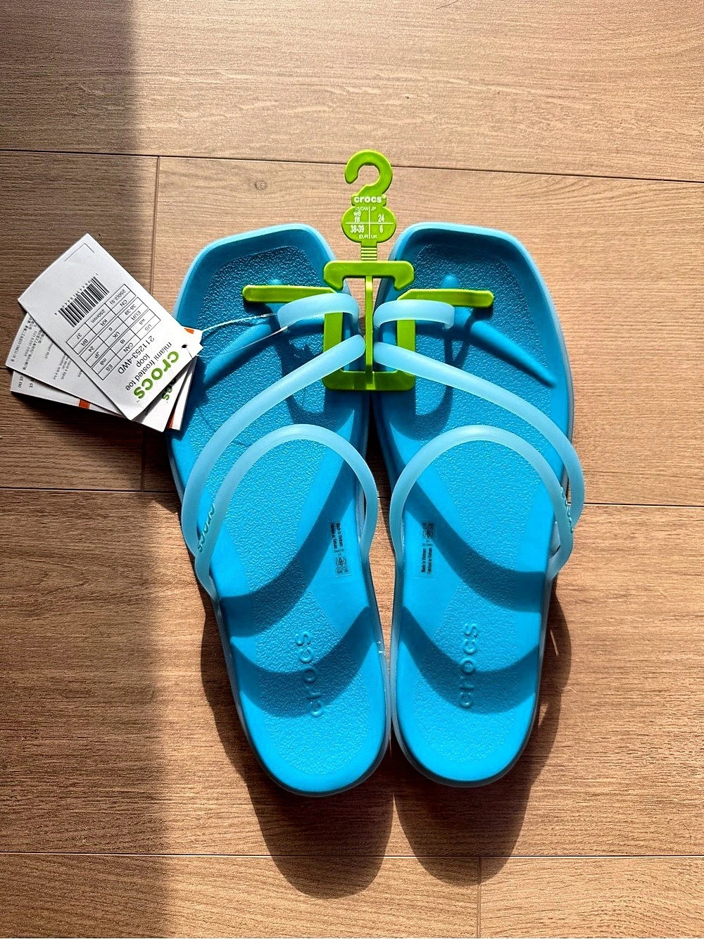 Crocs Miami Frosted Toe Loop Sandal Blue US 8